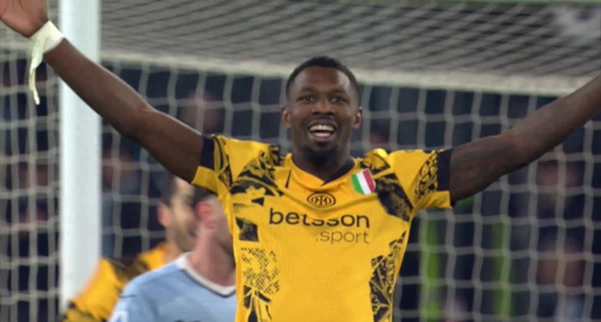 利物浦主场5-0大胜西汉姆，萨拉赫贡献2传1射，加克波和迪亚斯破门.