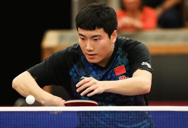 不少球迷和 不少球迷和