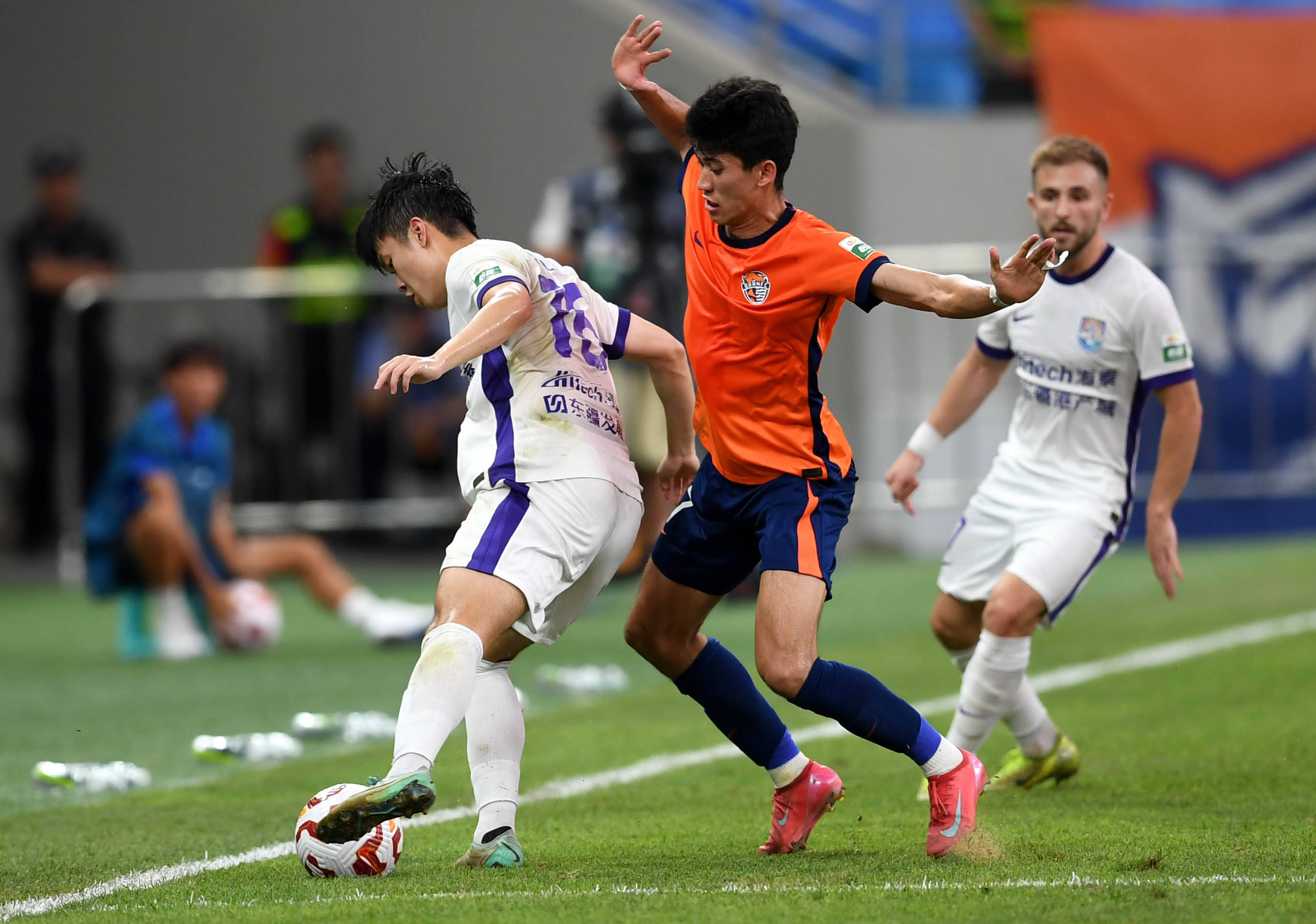 得截然不同 得截然不同